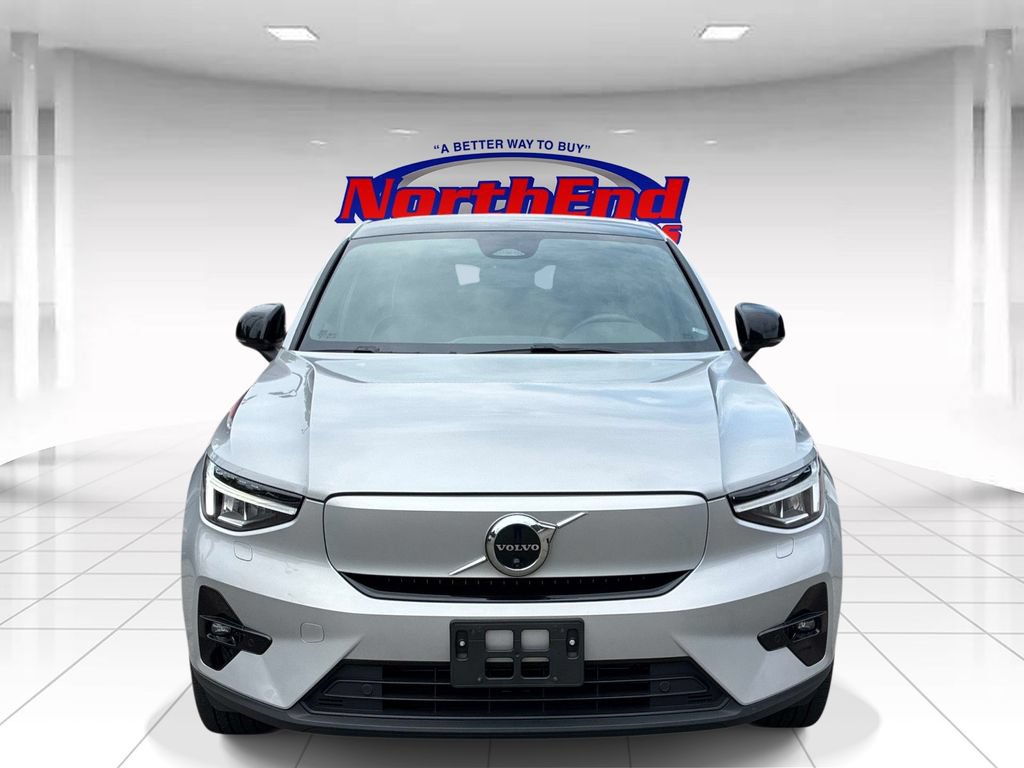 Used 2023 Volvo C40 P8 Recharge Plus w/ Climate Package AWD/4WD image 2