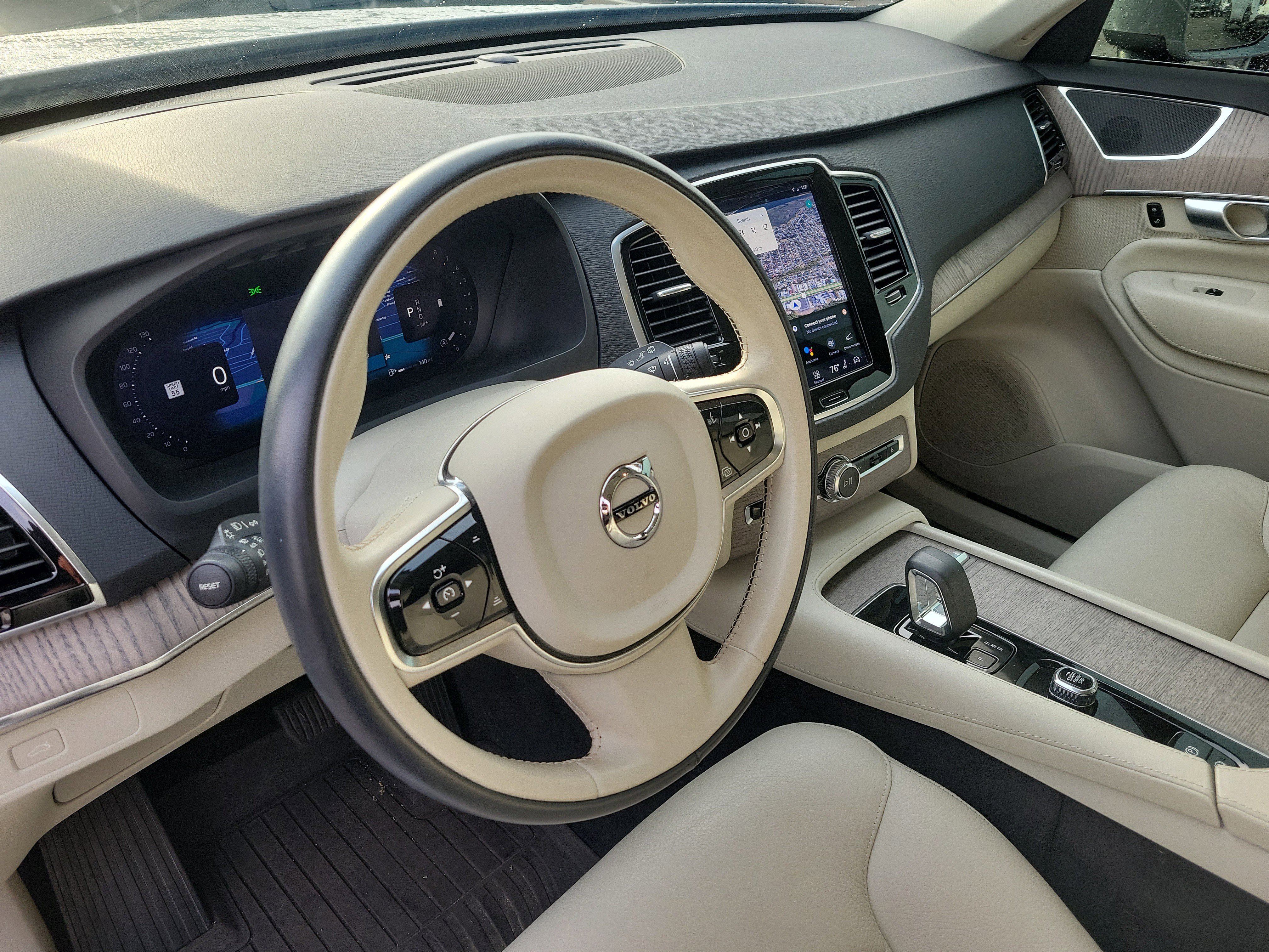 Used 2024 Volvo XC90 B6 Plus w/ Protection Package Premier image 23