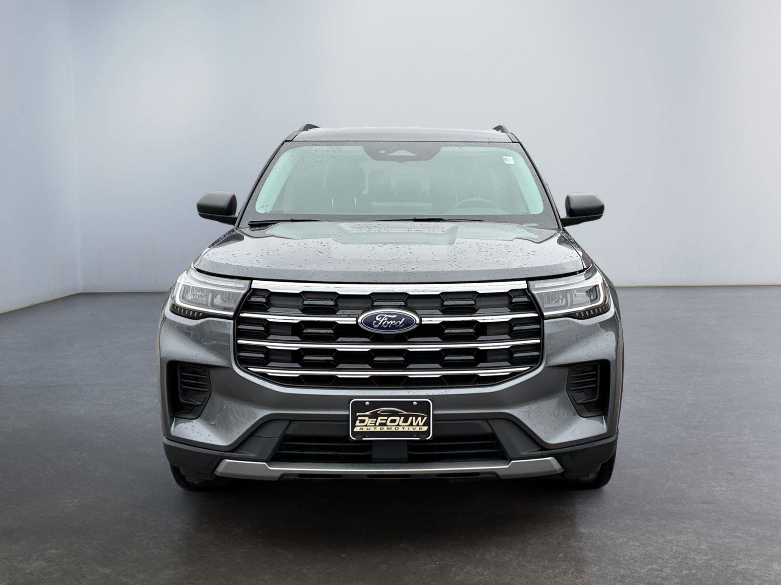 Used 2025 Ford Explorer Active AWD/4WD image 8