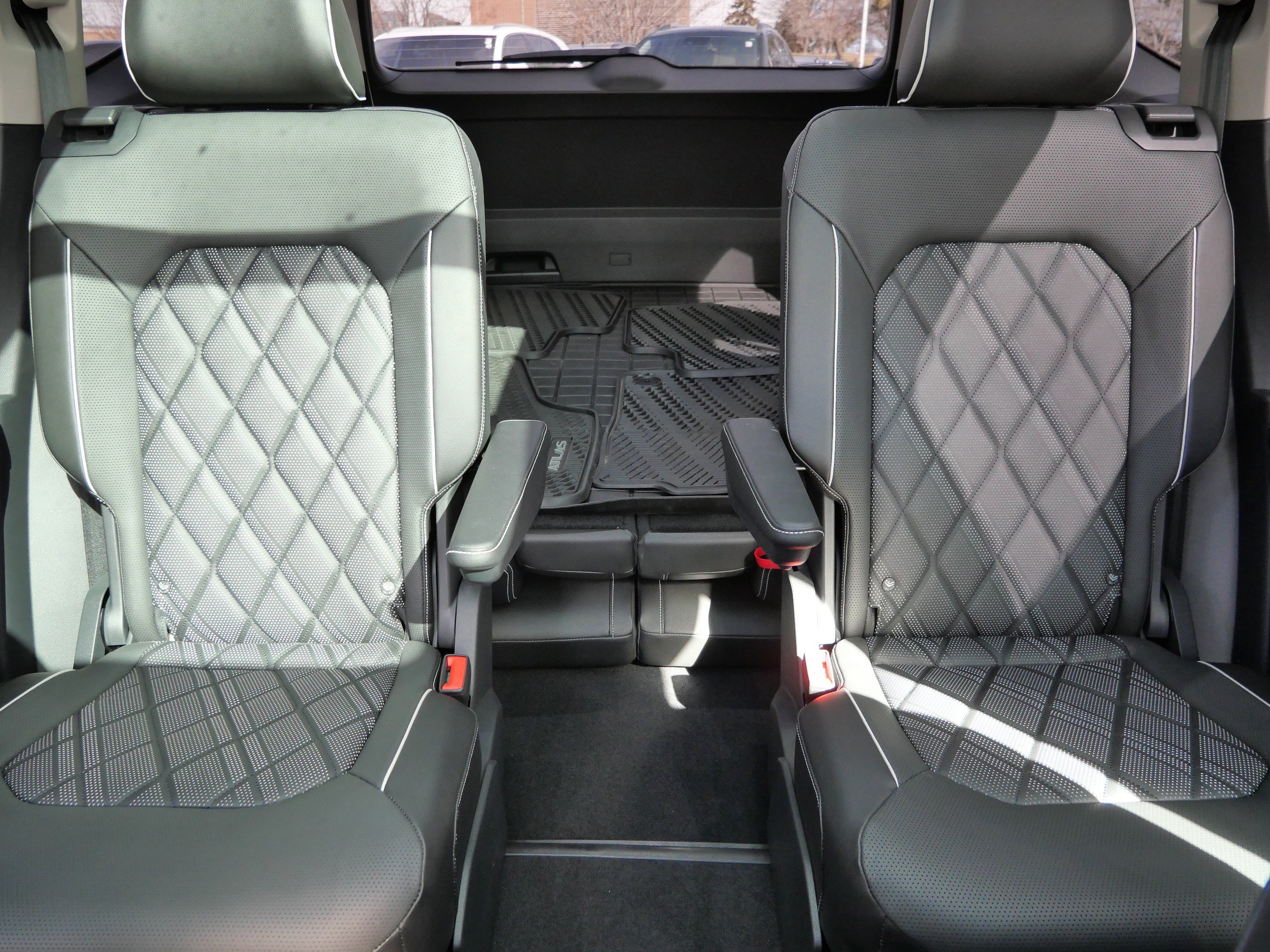 Certified 2024 Volkswagen Atlas SEL Premium R-Line image 13