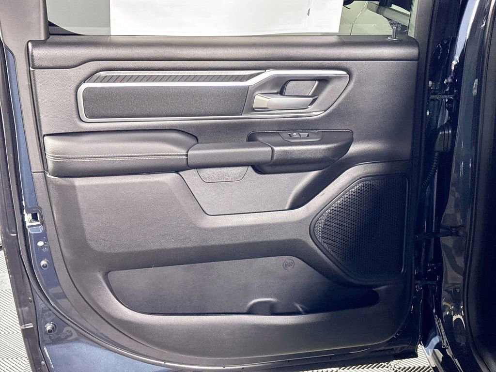 New 2026 RAM 1500 4x4 Crew Cab image 19