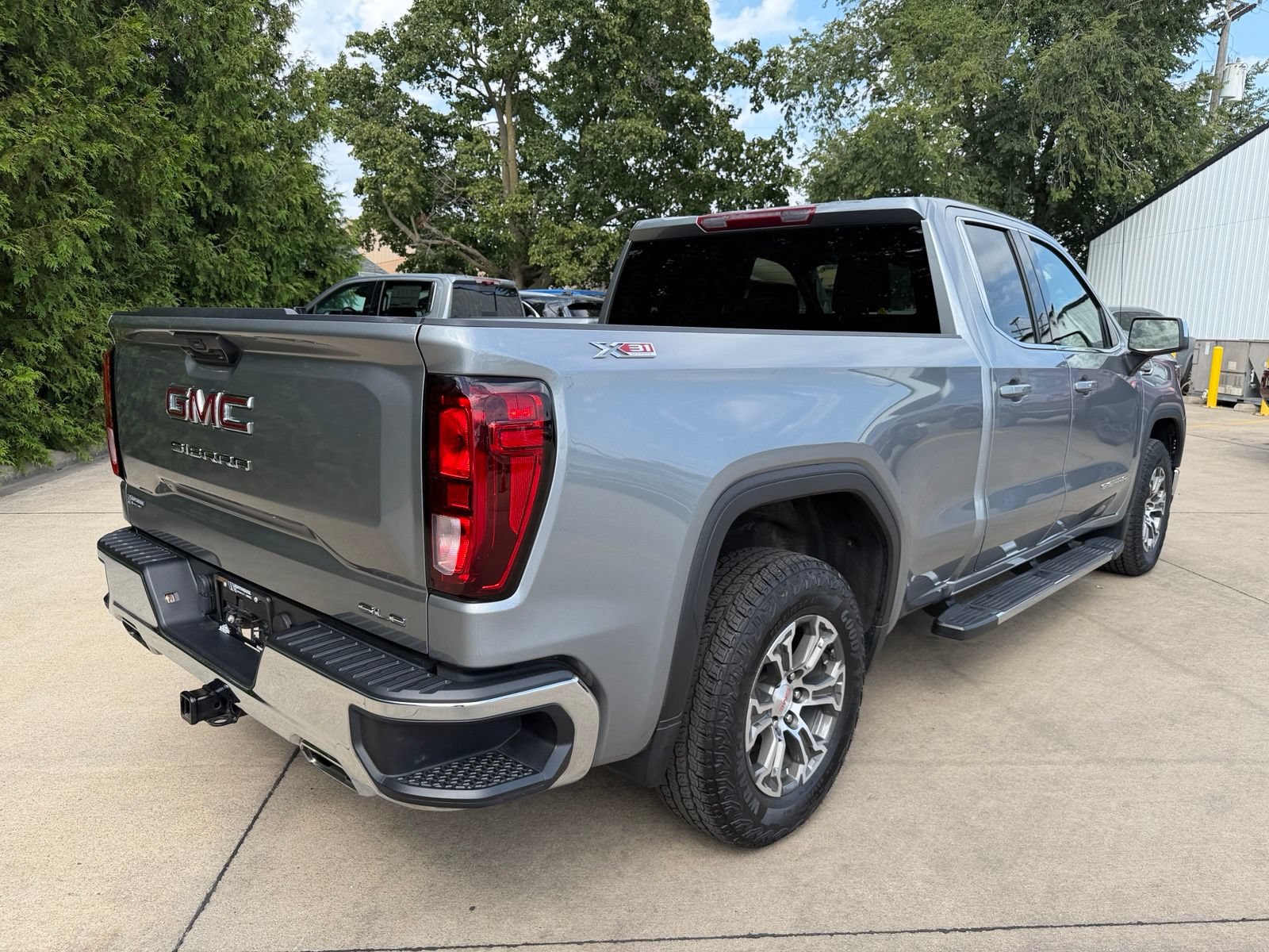 Used 2023 GMC Sierra 1500 SLE w/ X31 Off-Road Package AWD/4WD image 31