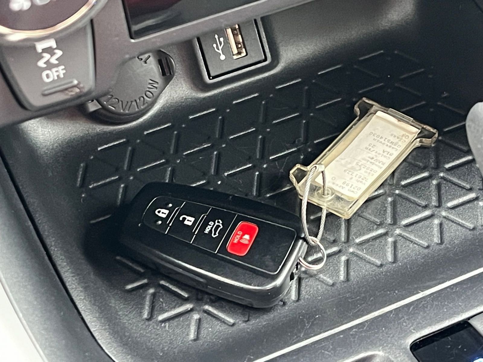 Used 2025 Toyota RAV4 XLE image 22