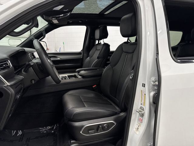 Used 2024 Jeep Wagoneer Series II image 4