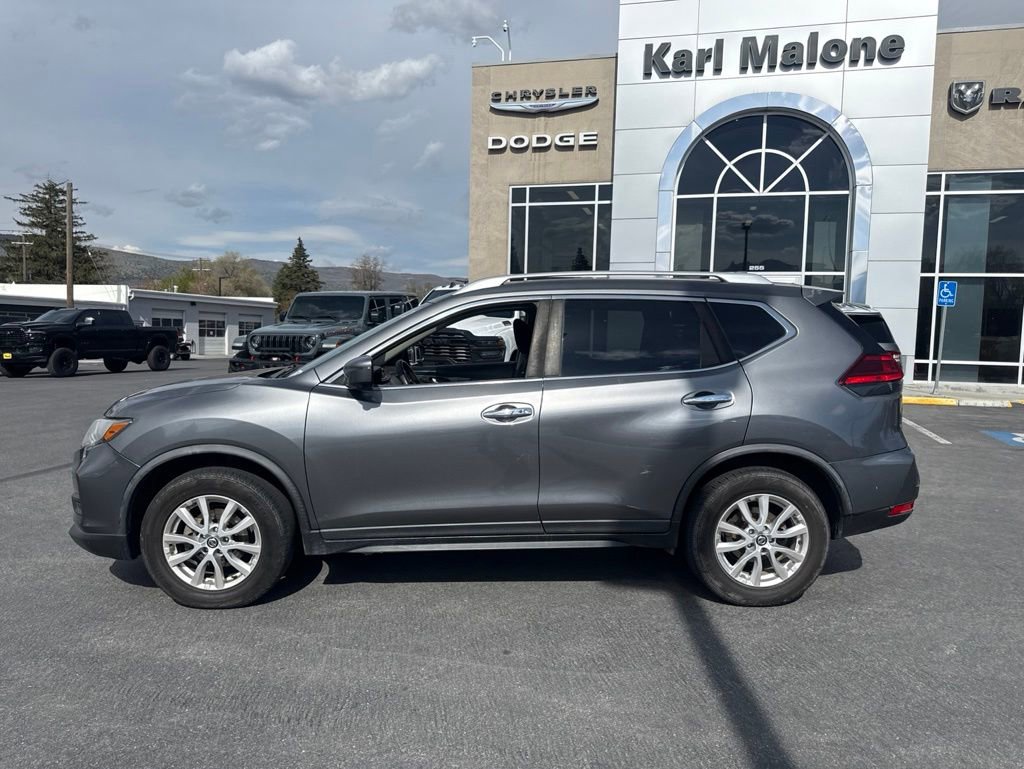 Used 2017 Nissan Rogue SV w/ SV Premium Package AWD/4WD image 8