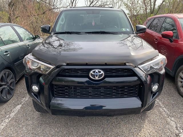 Used 2019 Toyota 4Runner SR5 AWD/4WD image 3