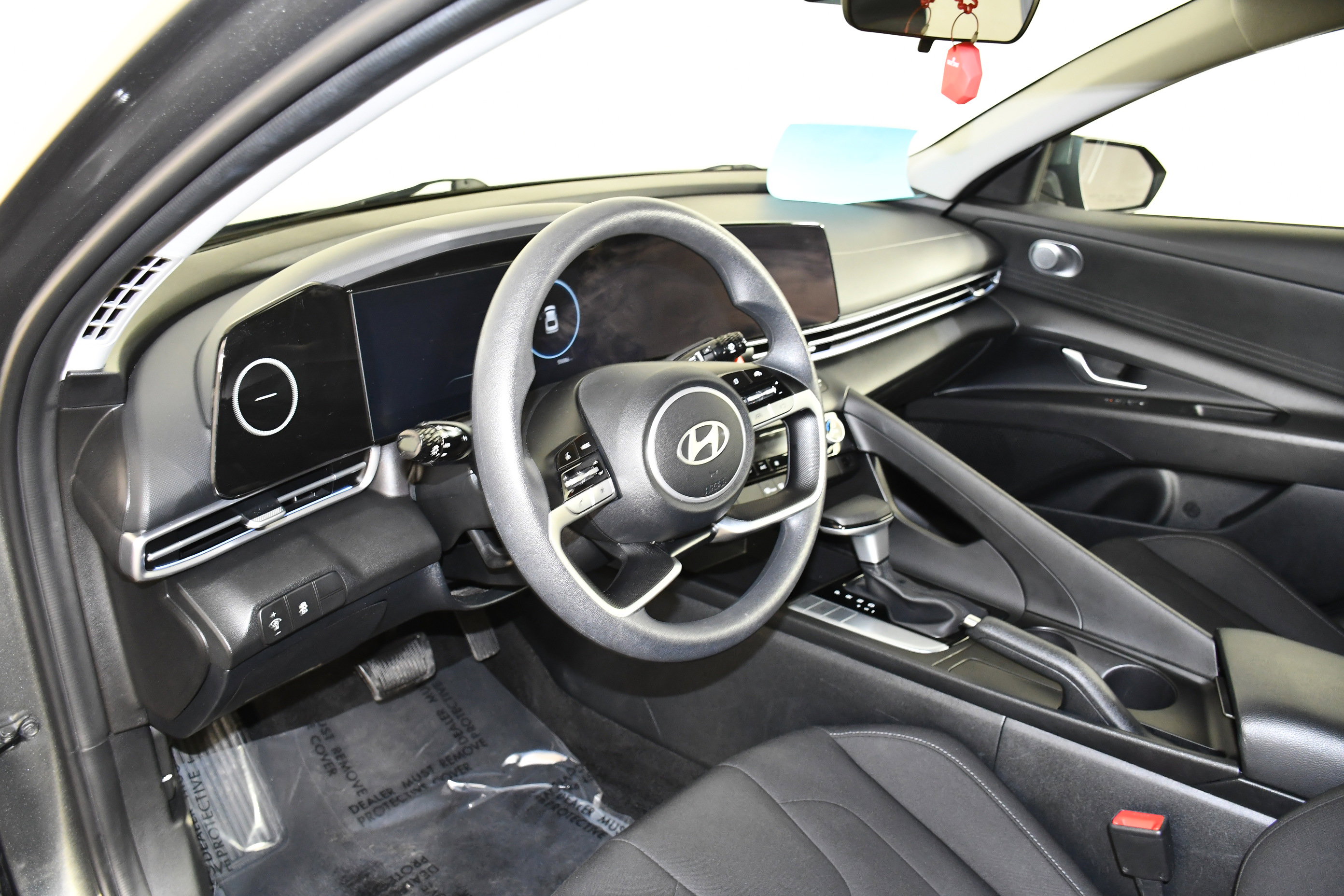 Used 2024 Hyundai Elantra SEL FWD image 37
