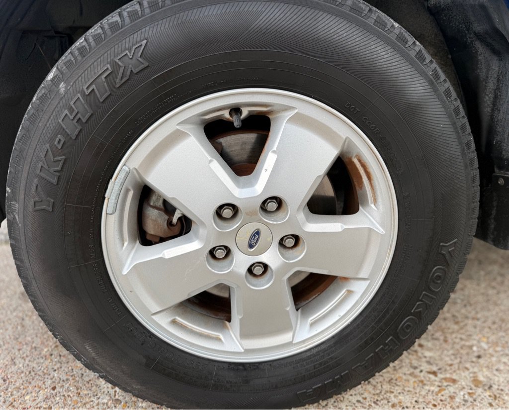 Used 2011 Ford Escape XLT w/ 202A Rapid Spec Order Code FWD image 21