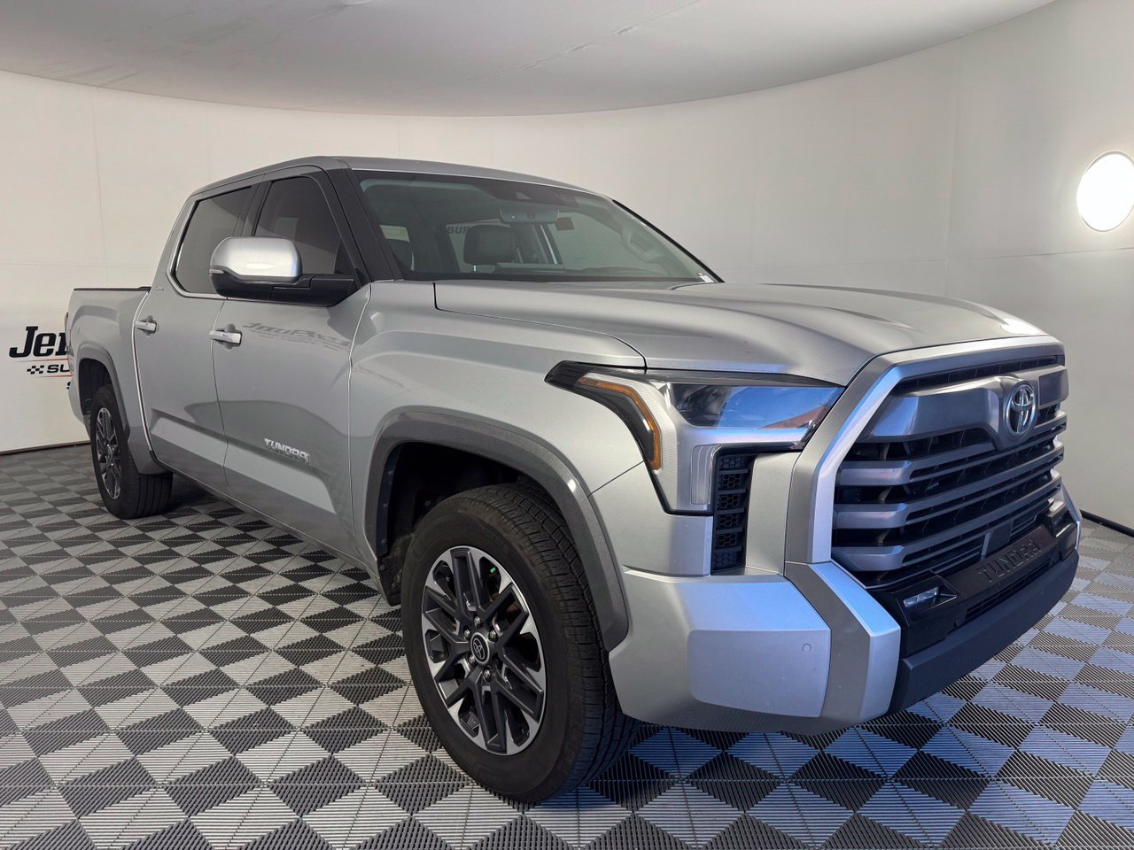 Used 2023 Toyota Tundra Limited w/ Power Package AWD/4WD image 6