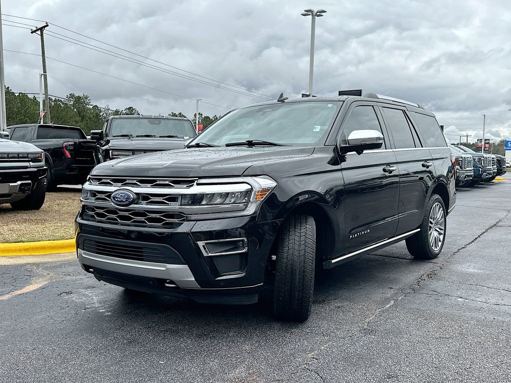 Used 2024 Ford Expedition Platinum image 2