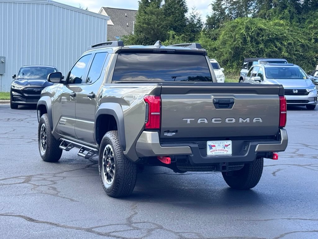 Used 2025 Toyota Tacoma TRD Off-Road AWD/4WD image 15