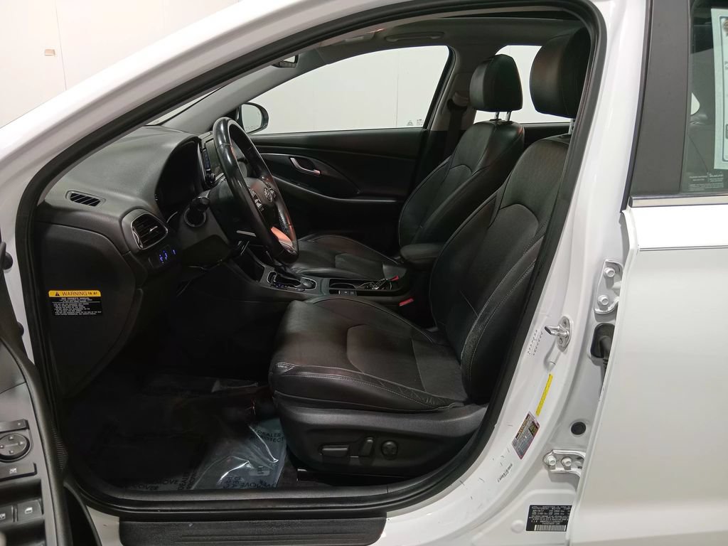 Used 2018 Hyundai Elantra GT w/ Tech Package 03 FWD image 16