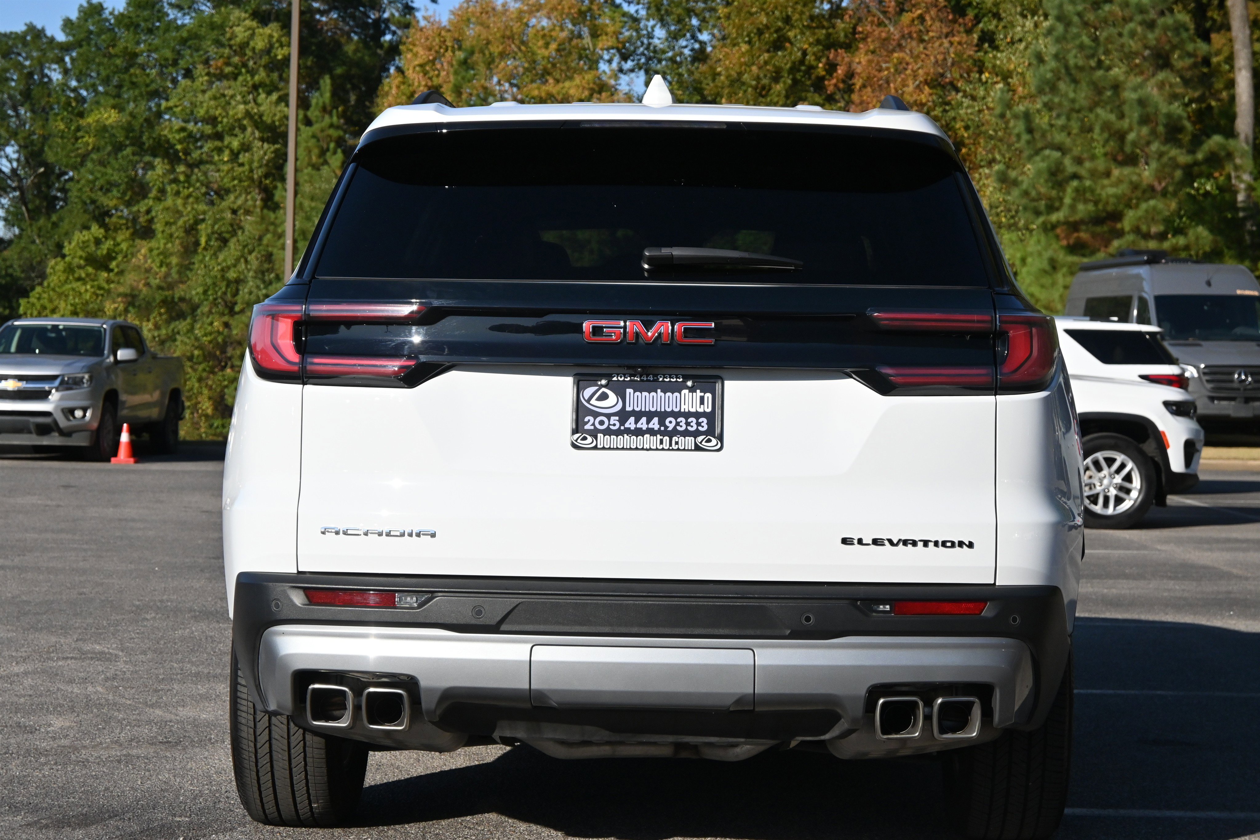 Used 2025 GMC Acadia Elevation image 8