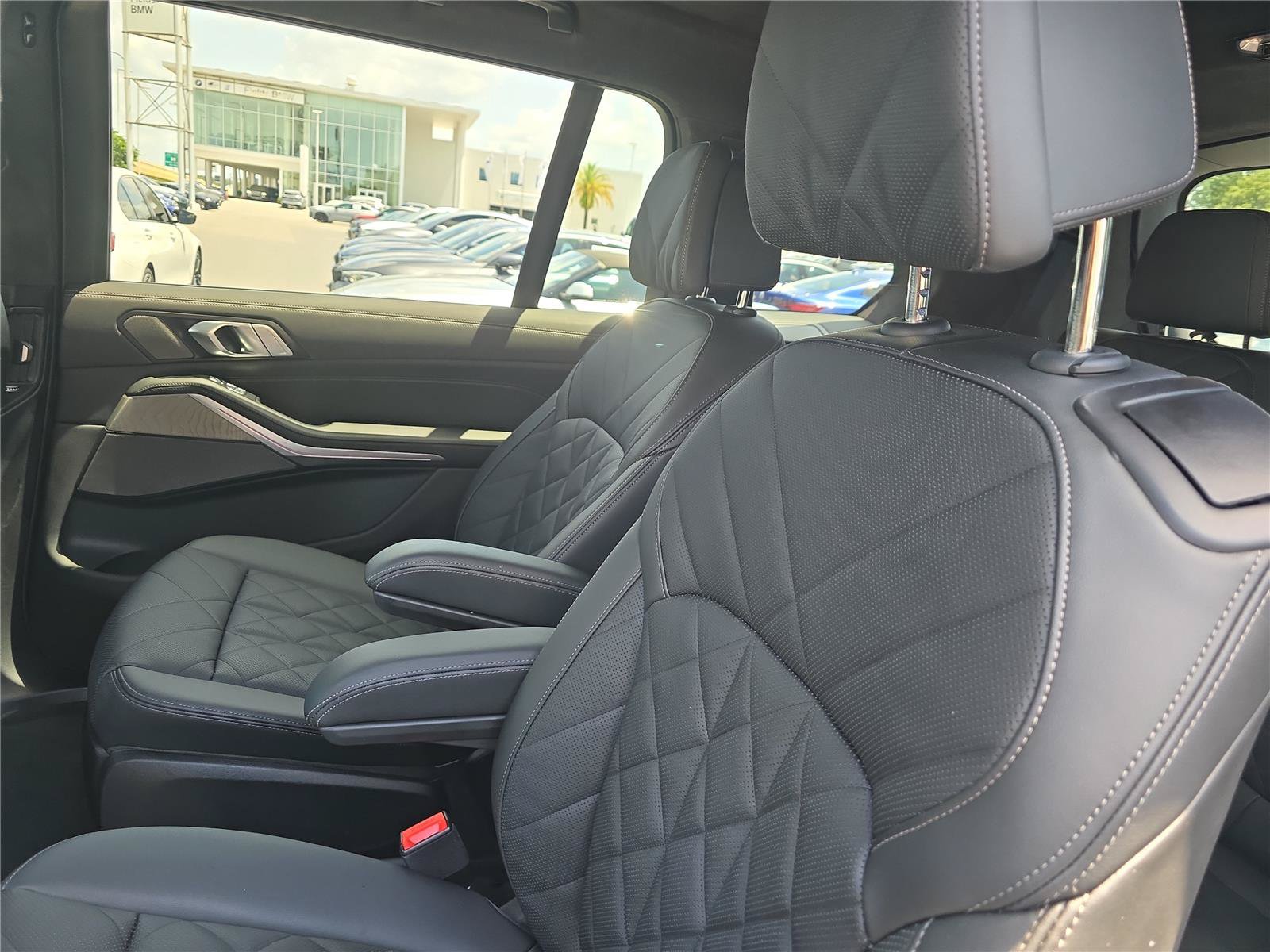 Certified 2024 BMW X7 xDrive40i w/ M Sport Package AWD/4WD image 15
