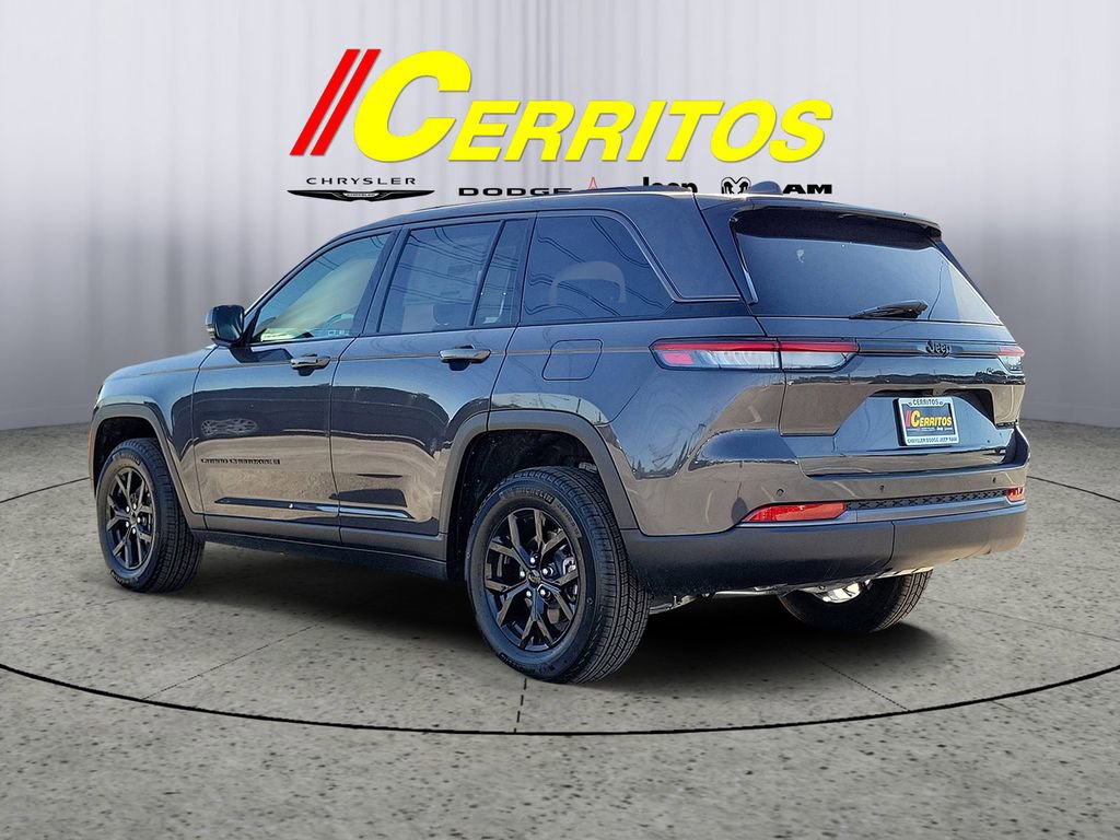 New 2026 Jeep Grand Cherokee Altitude RWD image 2