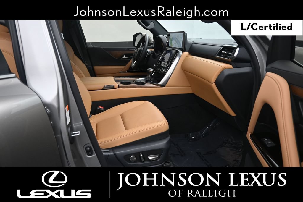 Certified 2024 Lexus LX 600 4WD w/ Luxury Package image 11