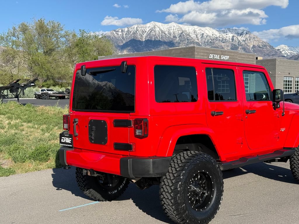 Used 2018 Jeep Wrangler Unlimited Sahara w/ Max Tow Package AWD/4WD image 10