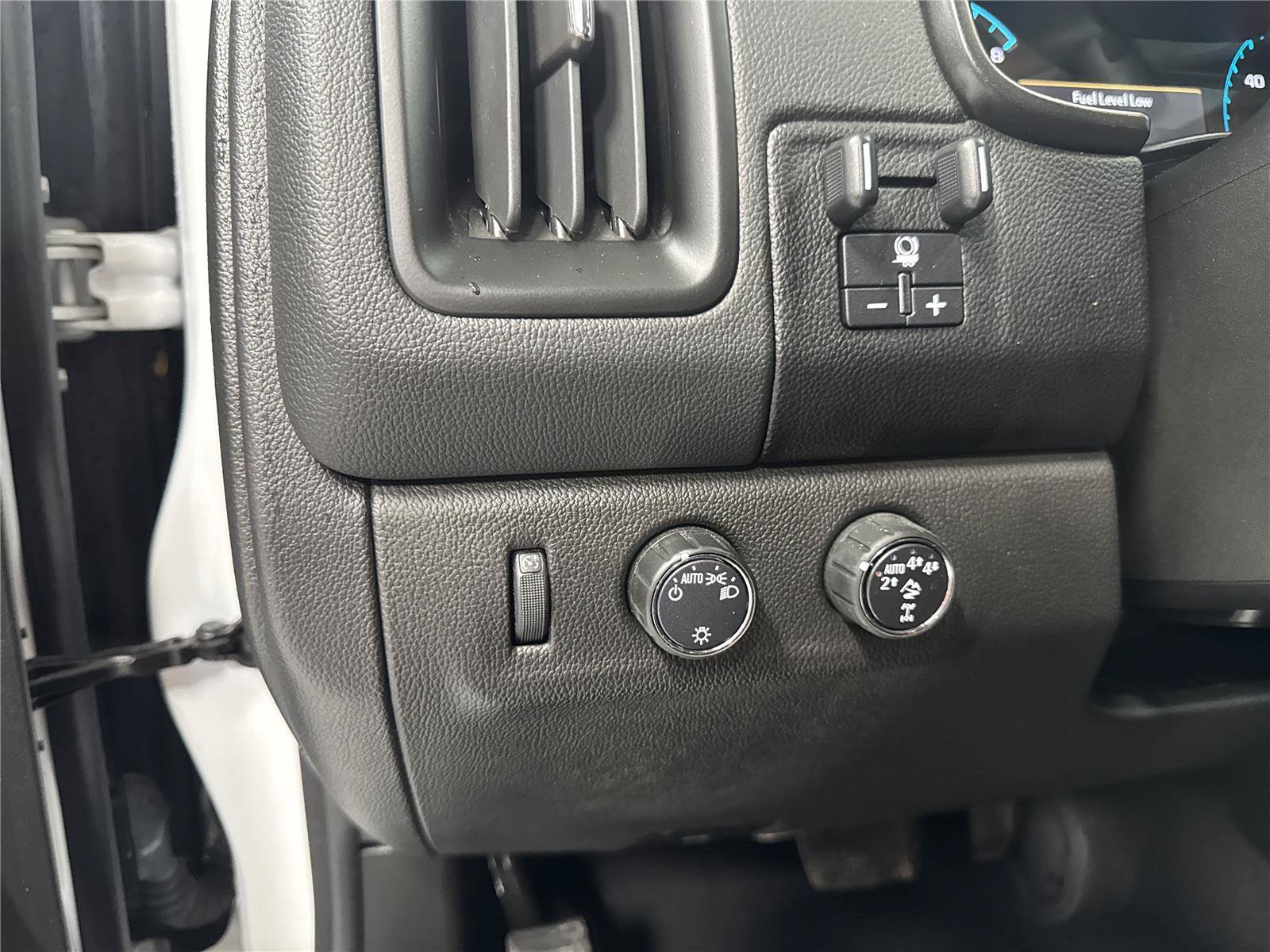 Used 2022 Chevrolet Colorado ZR2 AWD/4WD image 18