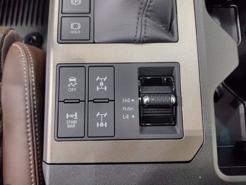 Used 2025 Toyota Land Cruiser image 28