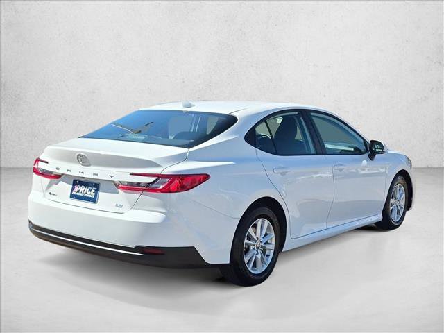 Used 2025 Toyota Camry LE FWD image 5