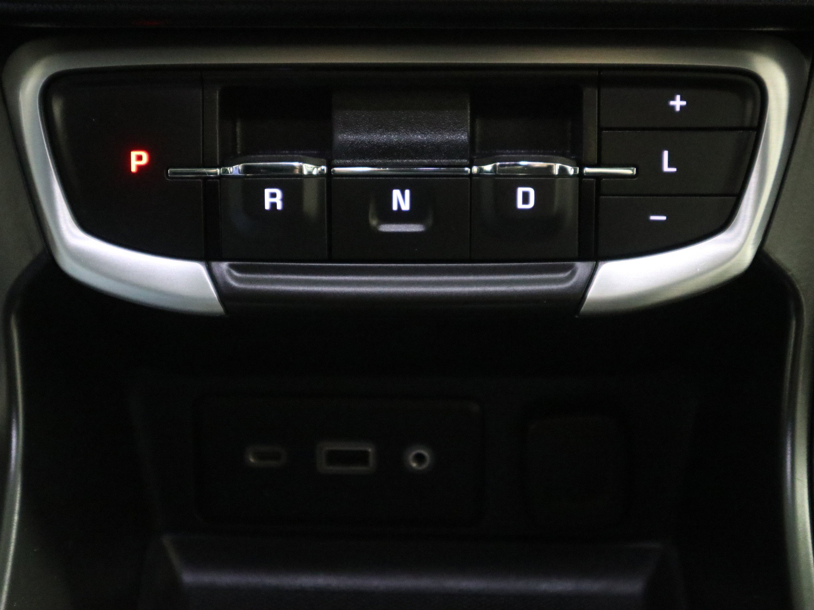 Used 2022 GMC Terrain SLE image 27