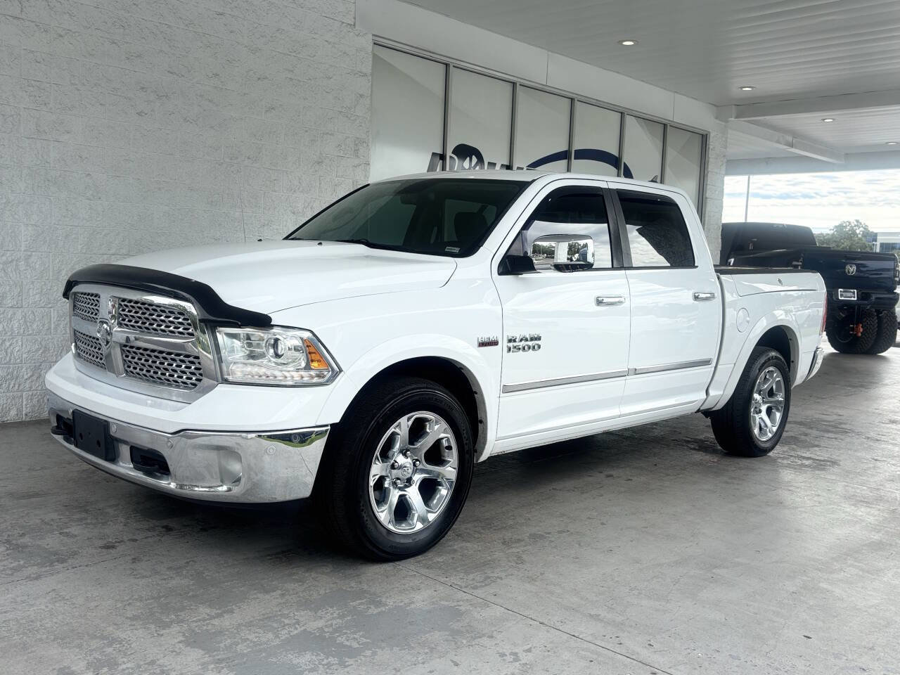 Used 2014 RAM 1500 Laramie w/ Convenience Group image 5