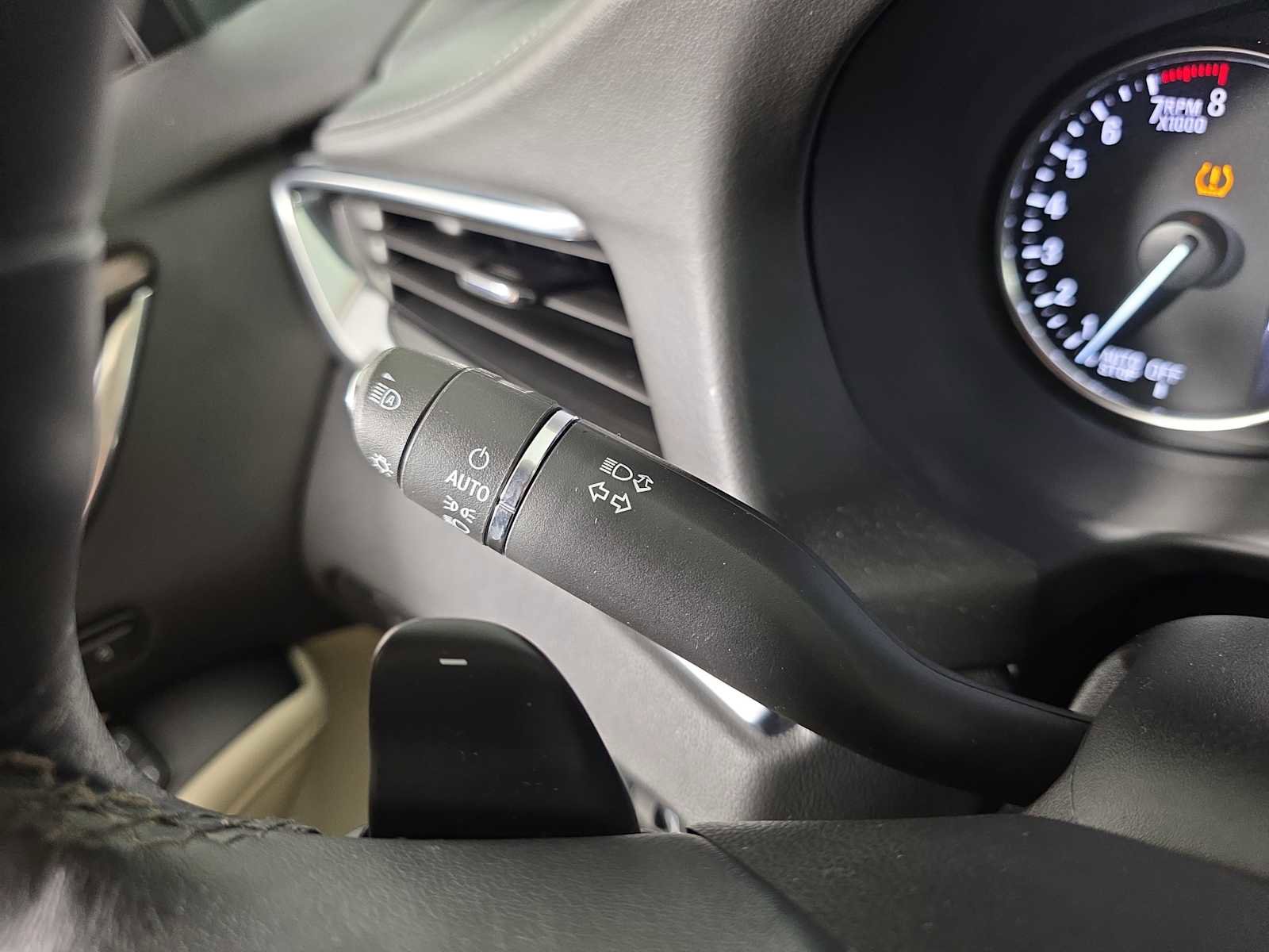 Used 2023 Buick Enclave Avenir w/ Avenir Technology Package image 23