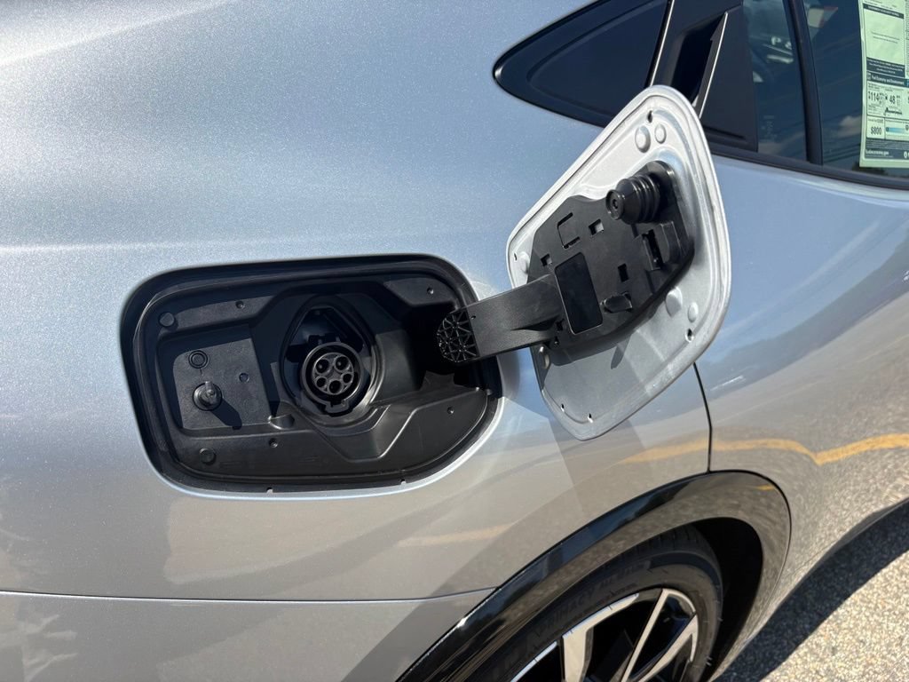 New 2026 Toyota Prius Plug-In Hybrid FWD image 28