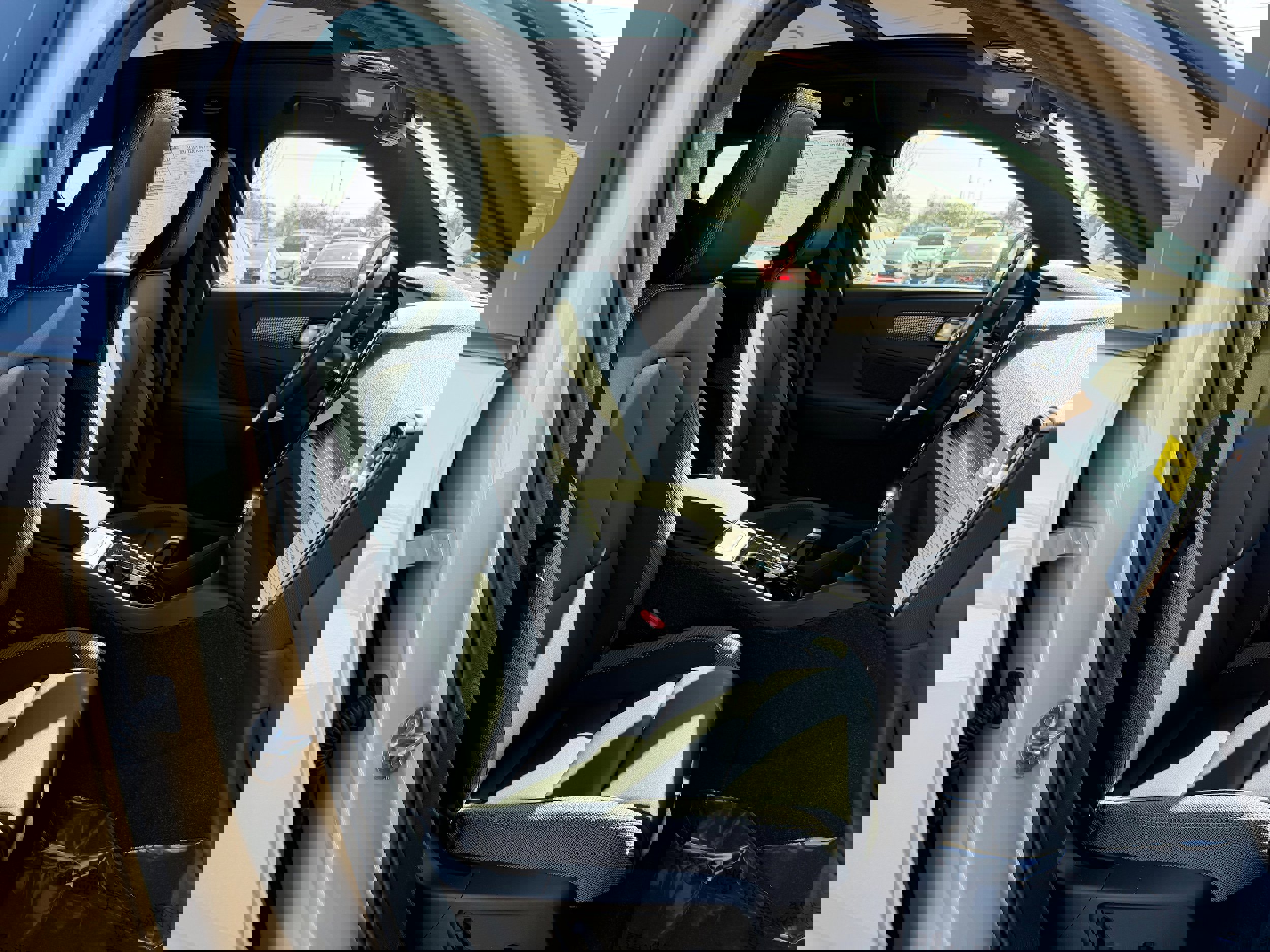 New 2026 Volvo EX40 Plus w/ Climate Package image 8