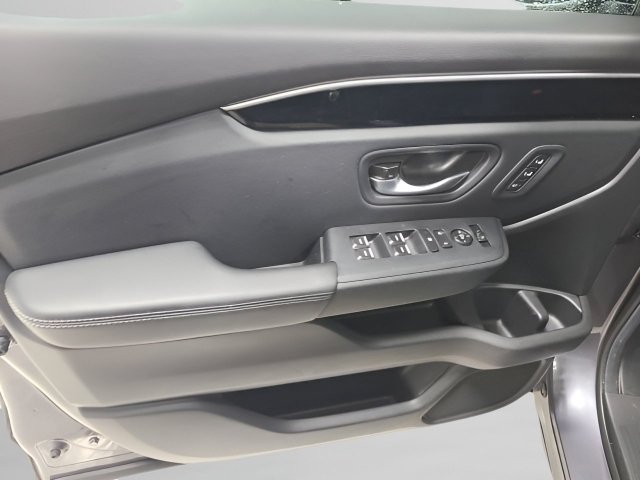 Used 2025 Honda Pilot EX-L image 19