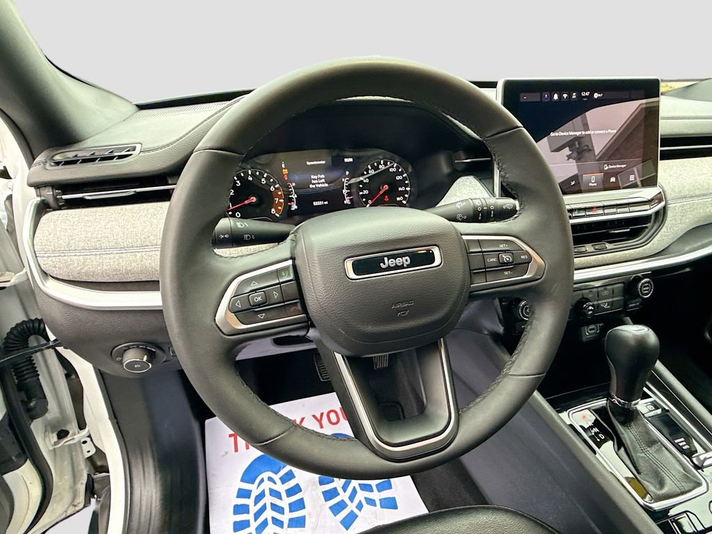Used 2024 Jeep Compass Latitude image 11