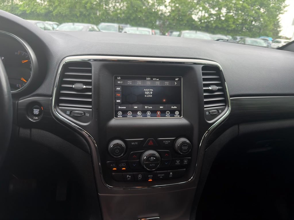Used 2021 Jeep Grand Cherokee Laredo AWD/4WD image 14