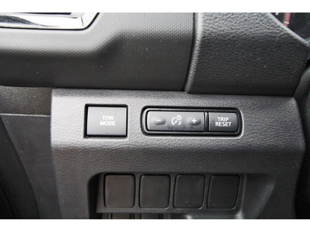 Used 2023 Nissan Frontier PRO-4X w/ Tow Package AWD/4WD image 19