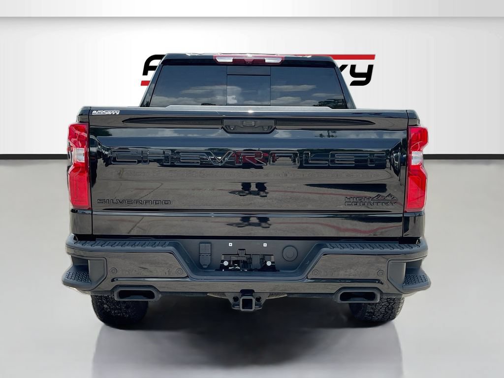 Used 2025 Chevrolet Silverado 1500 High Country w/ Midnight Edition RWD image 6