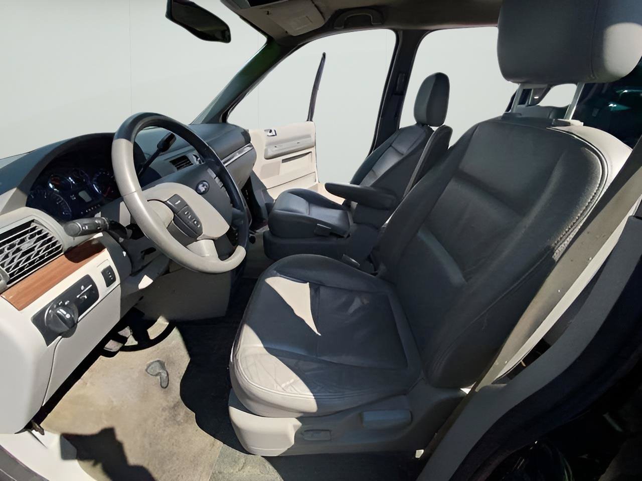 Used 2004 Ford Freestar Limited FWD image 19