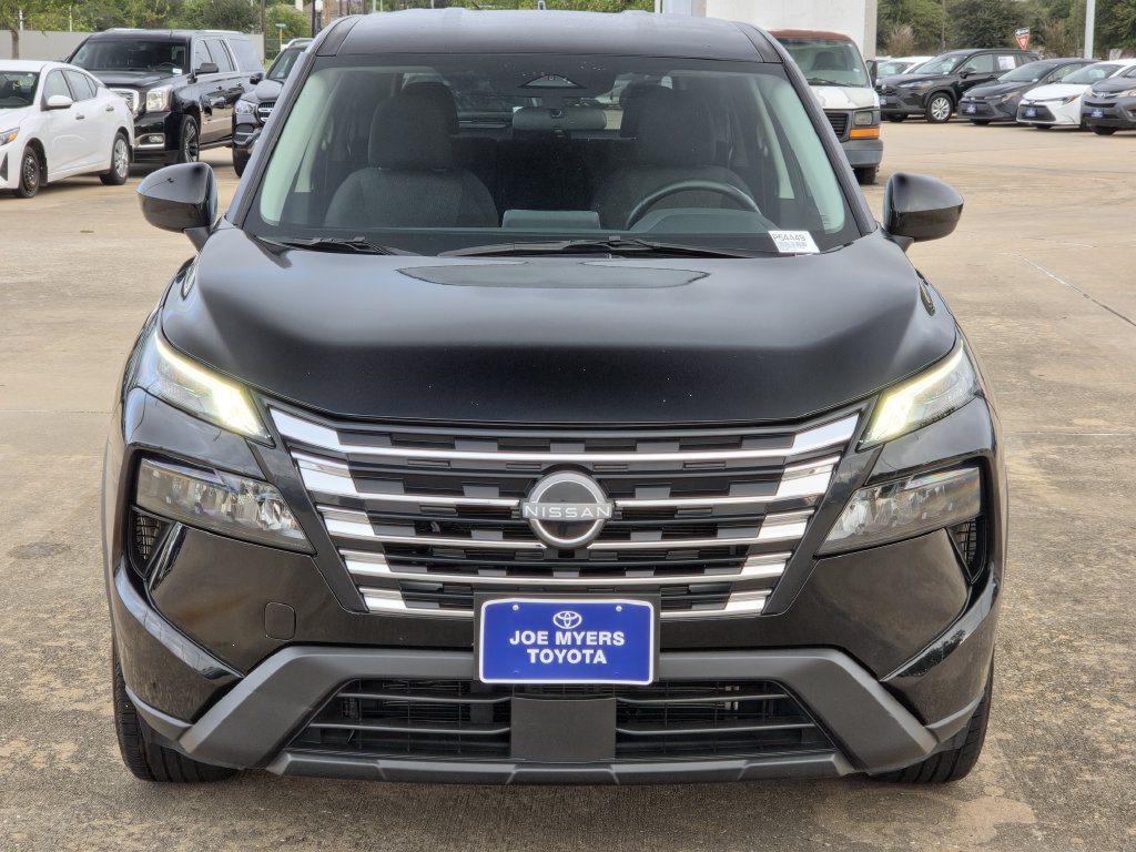 Used 2025 Nissan Rogue SV FWD image 3