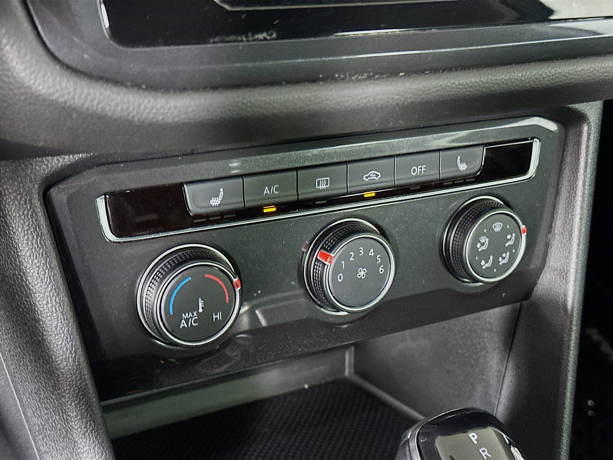 Used 2022 Volkswagen Tiguan S image 22