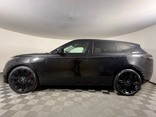 Used 2025 Land Rover Range Rover Velar Dynamic SE AWD/4WD image 3