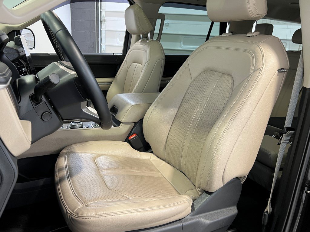 Used 2022 Ford Expedition Max Limited image 26