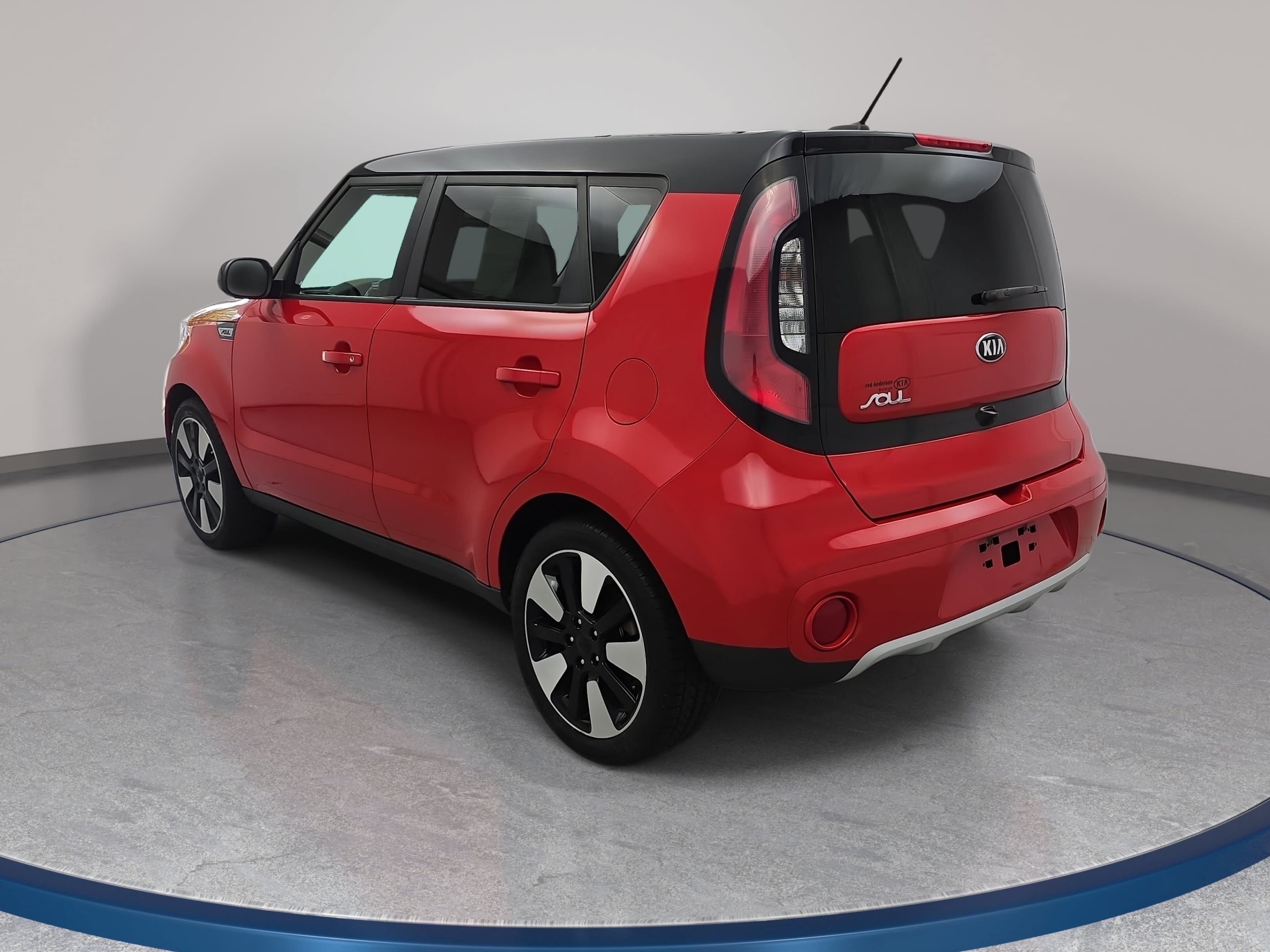 Used 2019 Kia Soul + FWD image 7