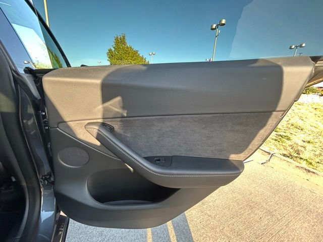 Used 2022 Tesla Model Y Performance image 21