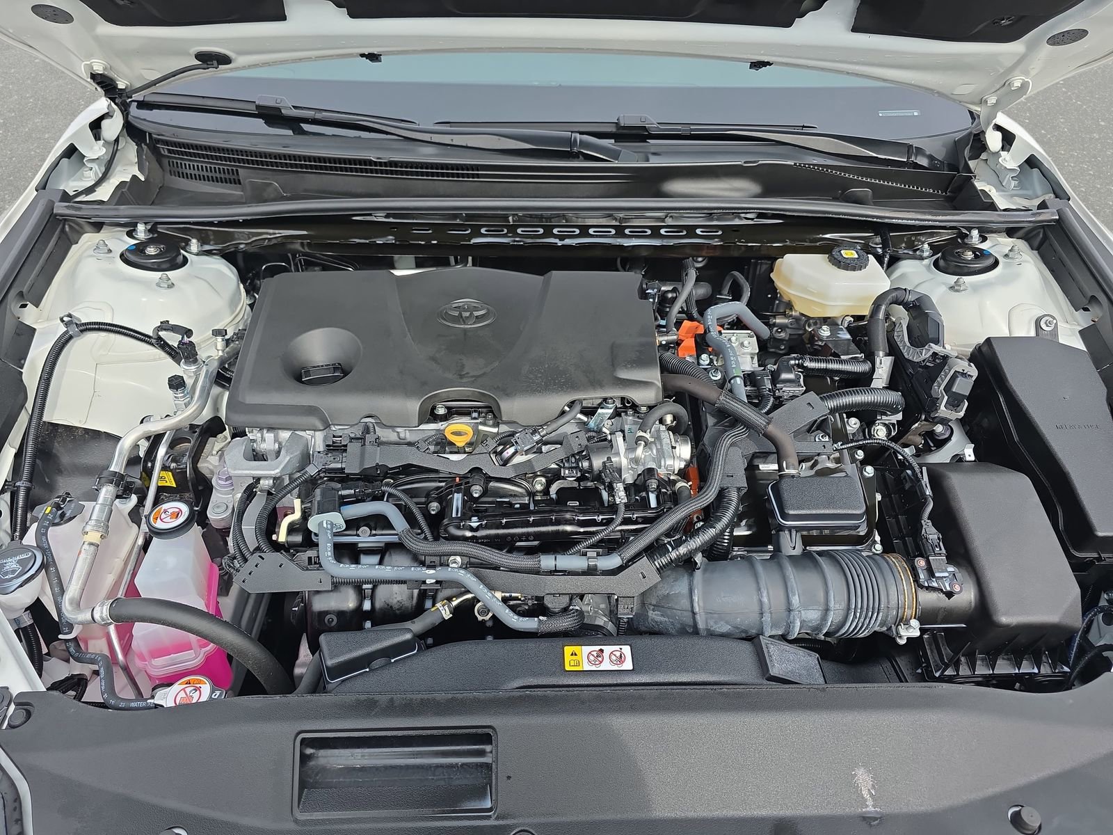 Used 2025 Toyota Camry SE w/ Multimedia Upgrade Package image 29