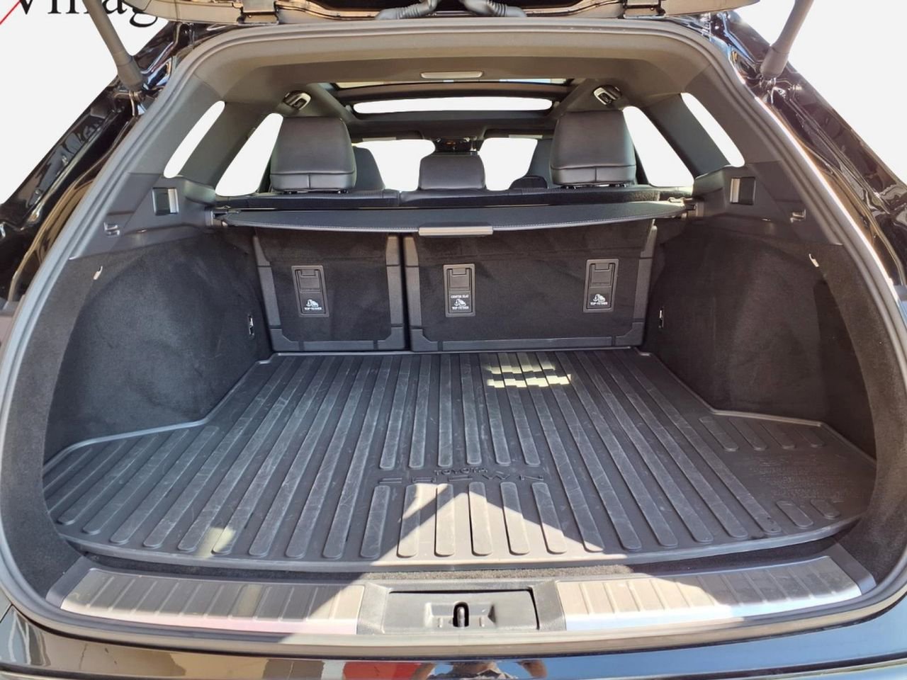 Certified 2025 Toyota Crown Signia w/ Advanced Technology Package image 5
