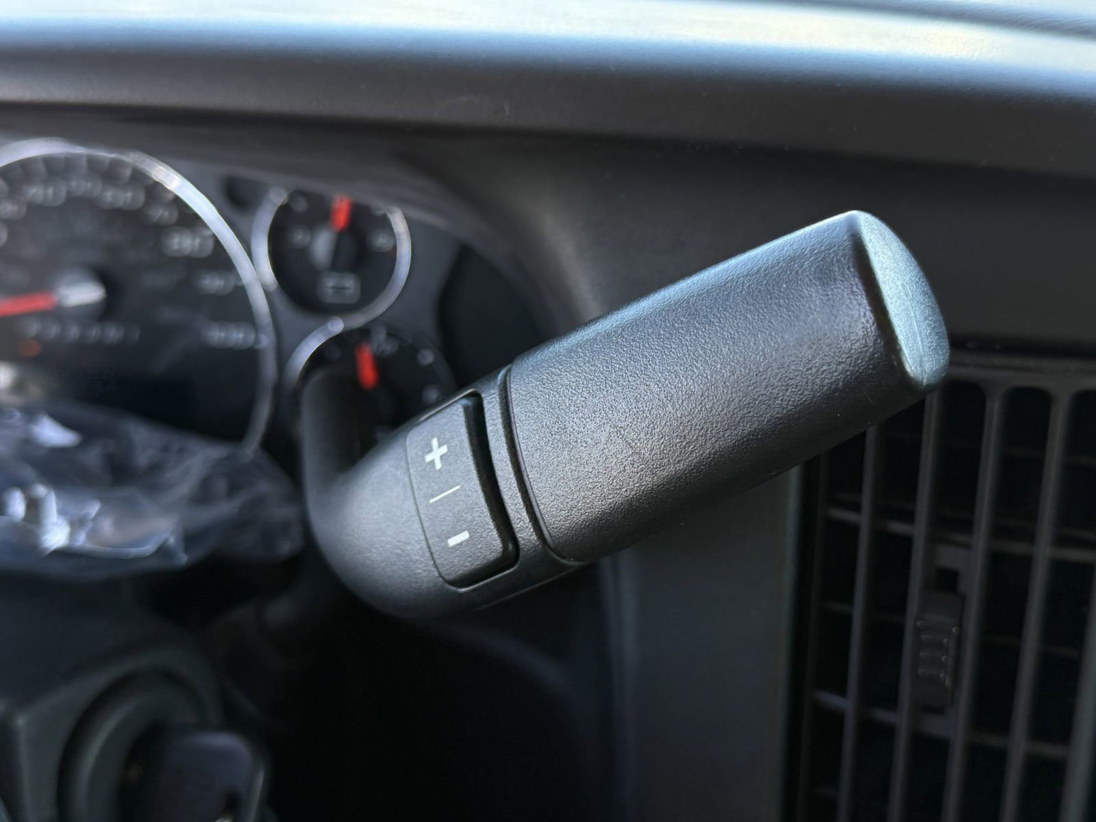 Used 2017 GMC Savana 2500 image 21