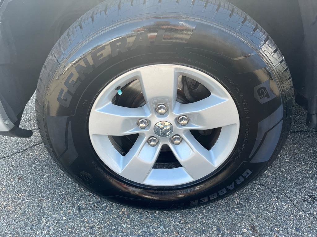 Used 2016 RAM 1500 Express AWD/4WD image 5