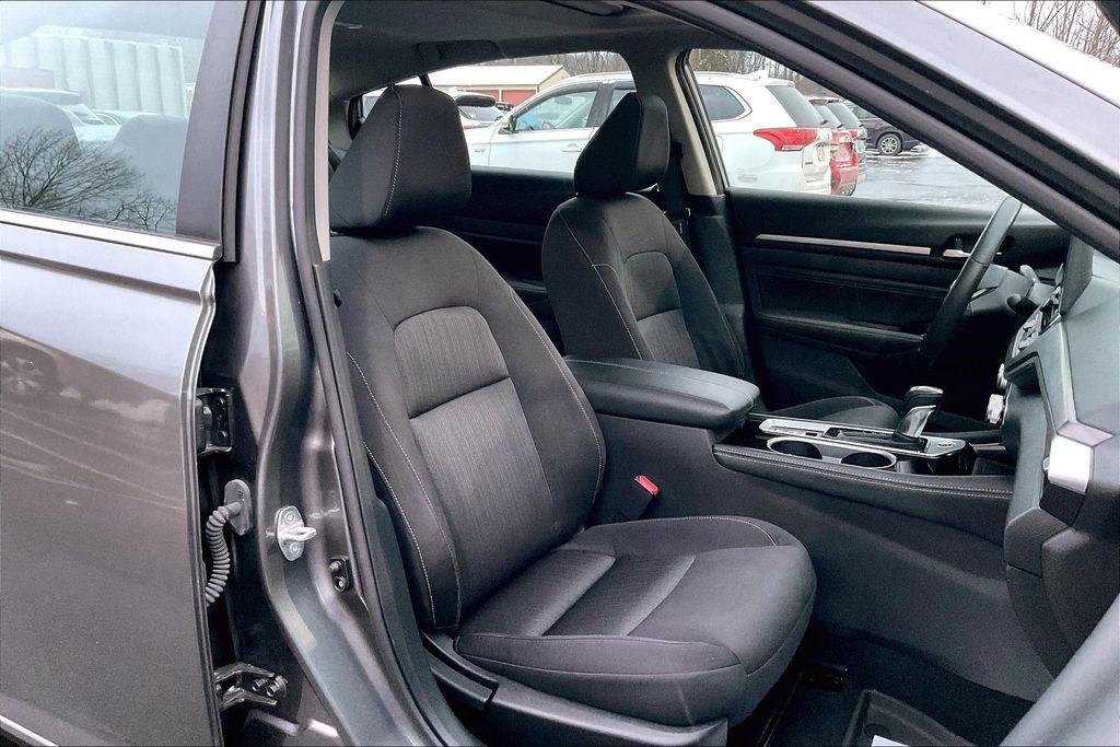 Used 2023 Nissan Altima 2.5 SV w/ SV Premium Package image 7