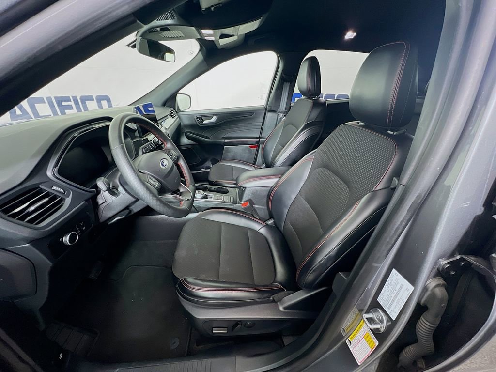Certified 2025 Ford Escape ST-Line image 13