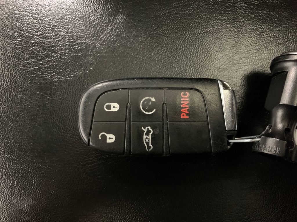 Used 2018 Chrysler 300 S w/ 300S Premium Group image 17