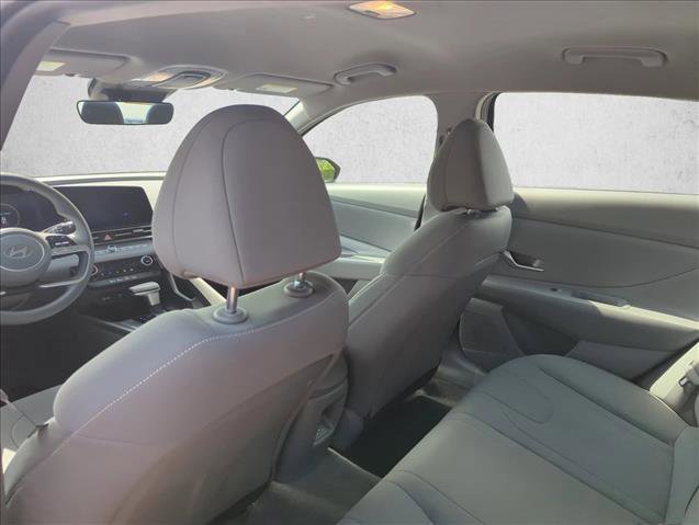 Used 2024 Hyundai Elantra SEL FWD image 18