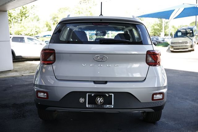 New 2026 Hyundai Venue SEL FWD image 4